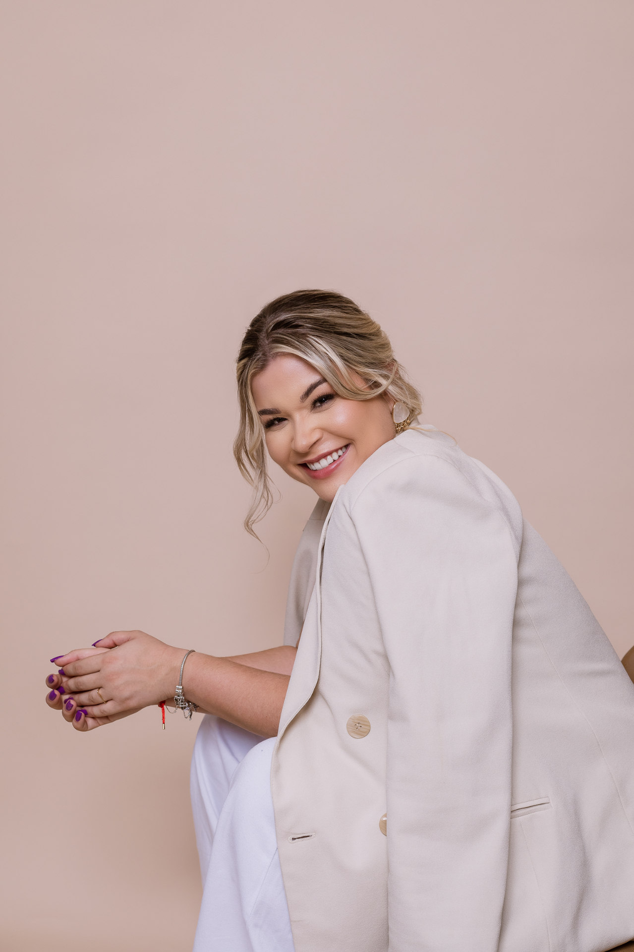 Dra. Muriell Reis sorrindo